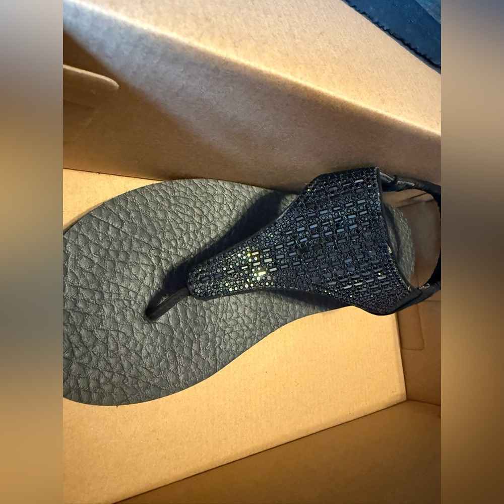 Skechers Vegan Black Sandals - Picture 7 of 9